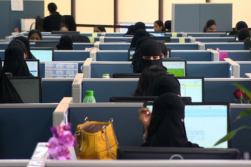 السعودية تخصص 4 مهن في القطاع الخاص للمواطنين فقط