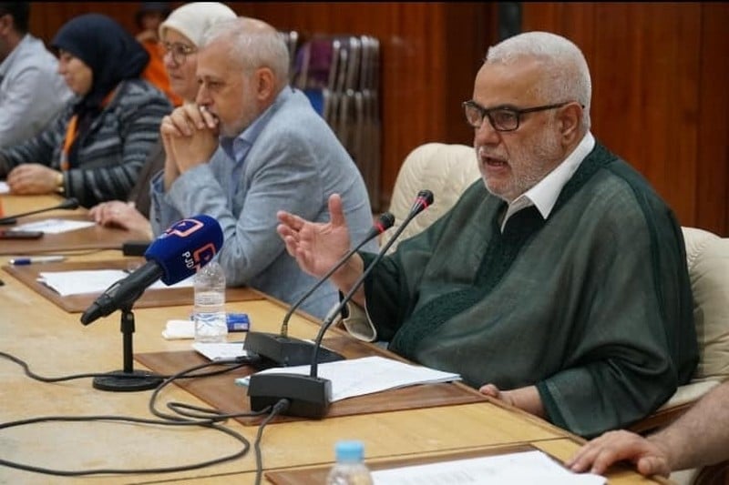 بنكيران يرفض خروج المغاربة للاحتجاج ضد الغلاء ويدعم قرار المنع