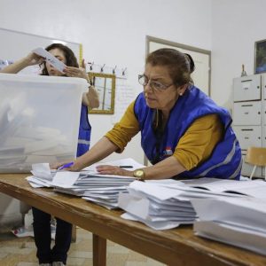 مراكز الاقتراع تغلق الباب في لبنان