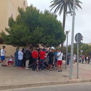 مقيمون في مليلية يستعجلون تجديد الجوازات من أجل العبور إلى الناظور
