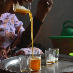 عيد الفطر في الصحراء المغربية .. التهاني وأكواب الشاي واللمّة العائلية