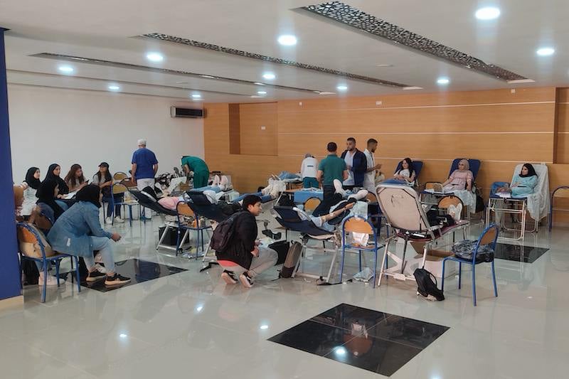 ​طلبة يتبرعون بدمائهم في كلية خريبكة