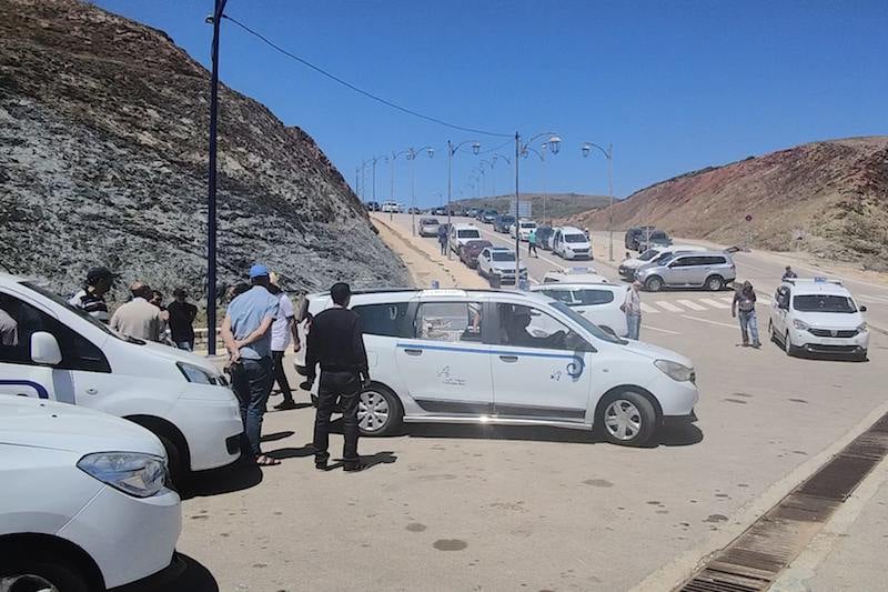 سيارات الأجرة بالفنيدق تعود إلى "باب الديوانة" في انتظار "رواج مفقود"