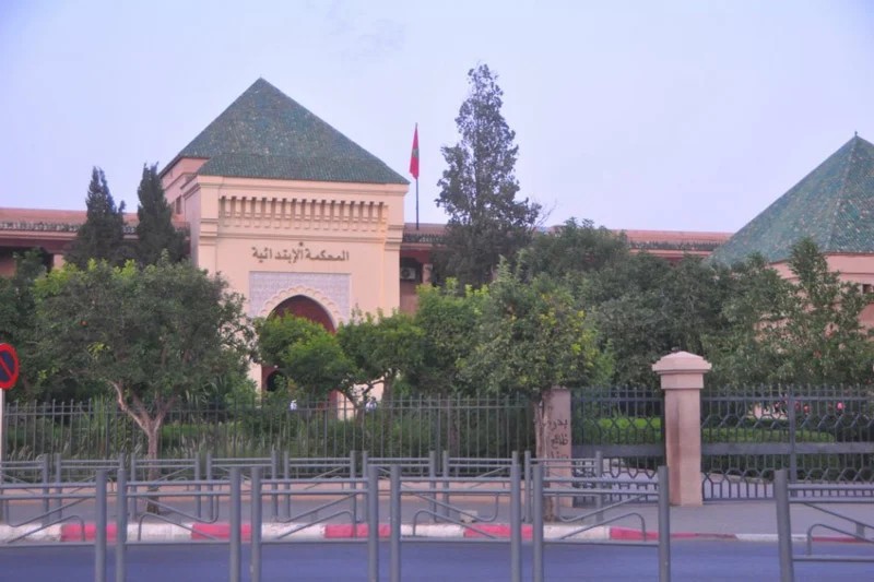القضاء يسجن ضابط شرطة 5 سنوات