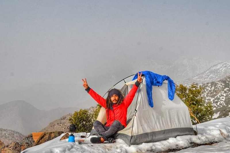 محمد وسفان.. رحالة من تزنيت يستكشف طبيعة المغرب مشيا على القدمين