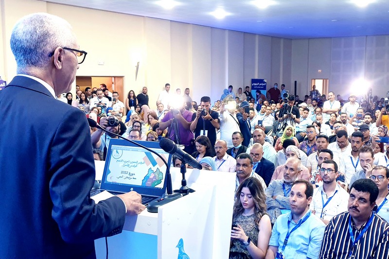 العلمي: المغاربة يتألمون من أسعار المحروقات.. والحكومة لن تبيع البلاد