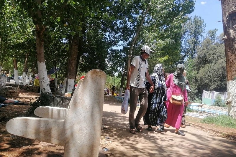 إقبال الزوار ينعش منتجع تاغبالوت بالقصيبة
