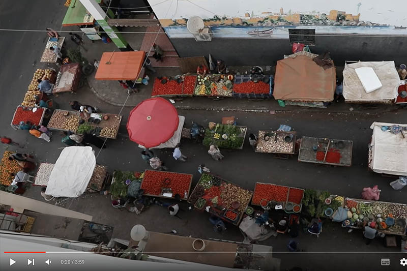 باعة يحتلون الملك العام