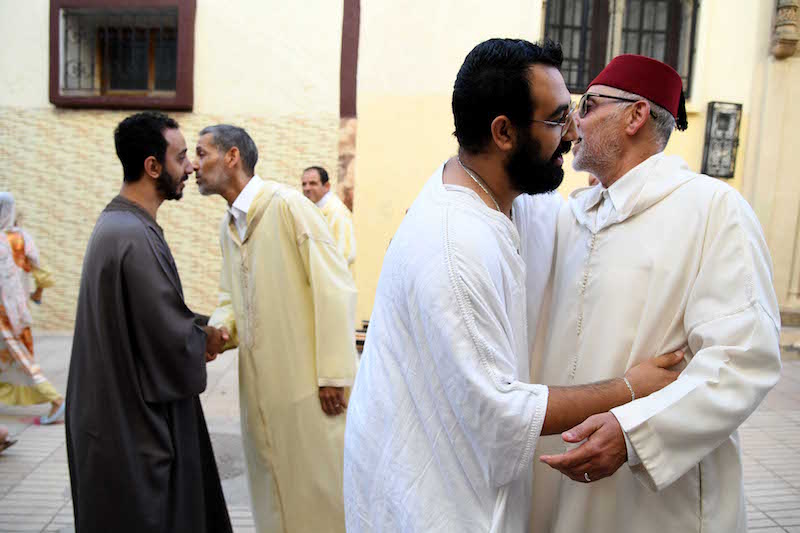 صلة الرحم "تضيع" وسط زحمة وسائل التكنولوجيا الحديثة في المناسبات والأعياد