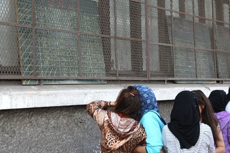 من الجرائد إلى التطبيقات.. هكذا تغيرت طقوس نتائج "الباكالوريا" بالمغرب