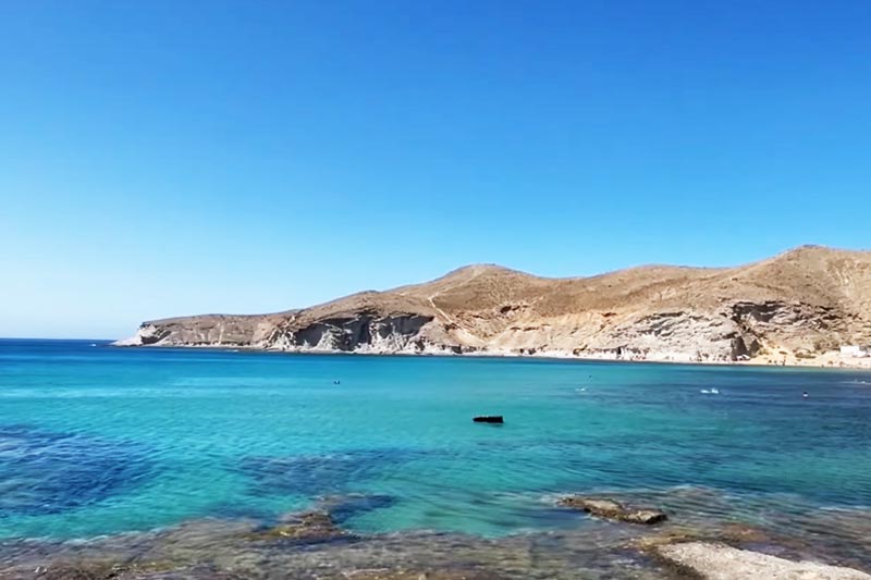 في شاطئ "تشارانا" بالناظور