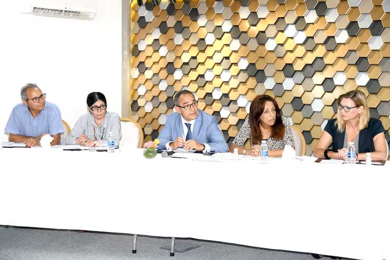 نقاش للنقابات و"الباطرونا" يوصي بحماية المهاجرين وأنسَنة مقاولات المغرب