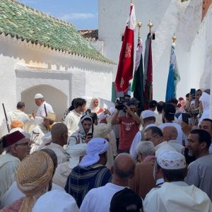 أعلام وتهليلات تصدح في الجبال .. هكذا رفعت الزاوية الريسونية الدعاء للملك