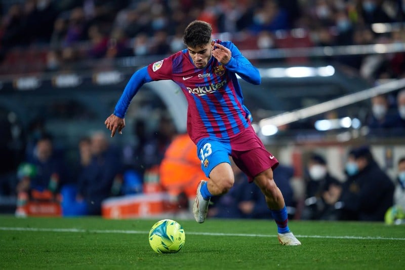 برشلونة يجدد عقد الزلزولي إلى غاية 2026