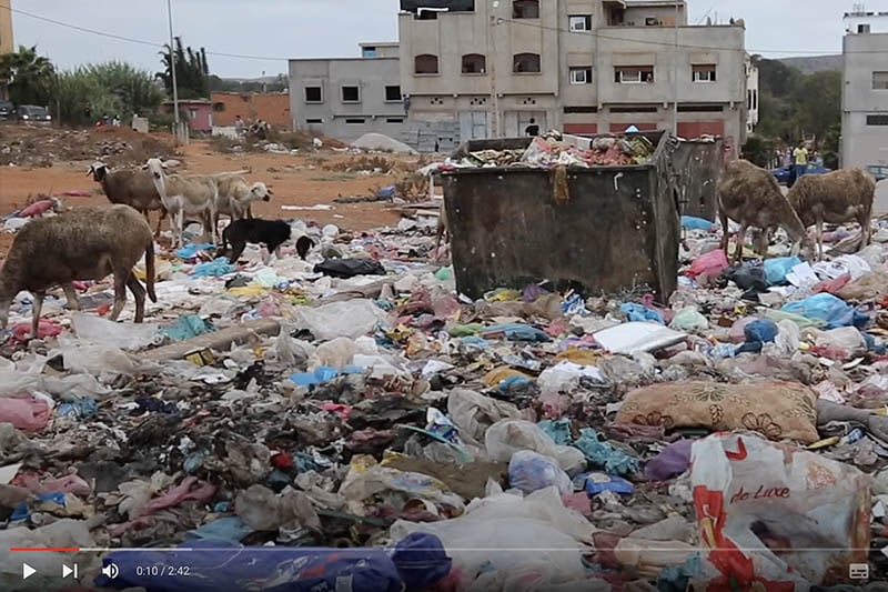 النفايات تتراكم في سيدي الطيبي