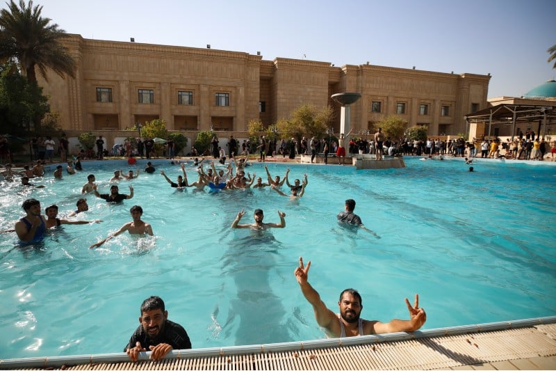 إعلان حظر التجوّل في كافة أنحاء العراق بعد اقتحام القصر الجمهوري