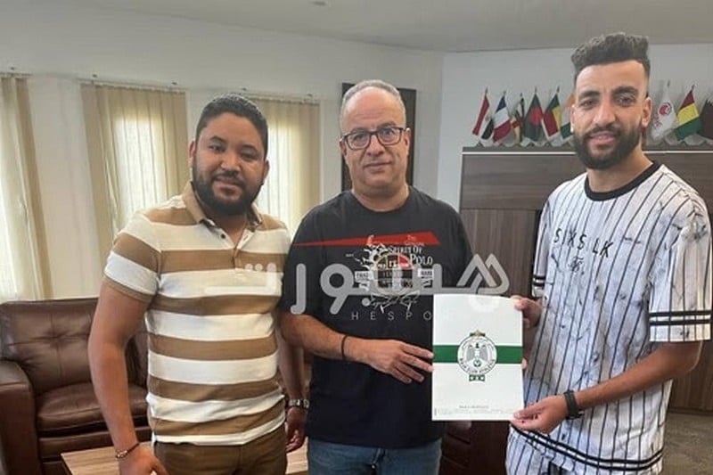 الرجاء البيضاوي يضم متوسط الميدان رياني
