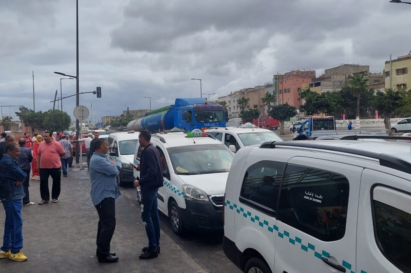 مهنيو الطاكسيات يحتجون في الدار البيضاء
