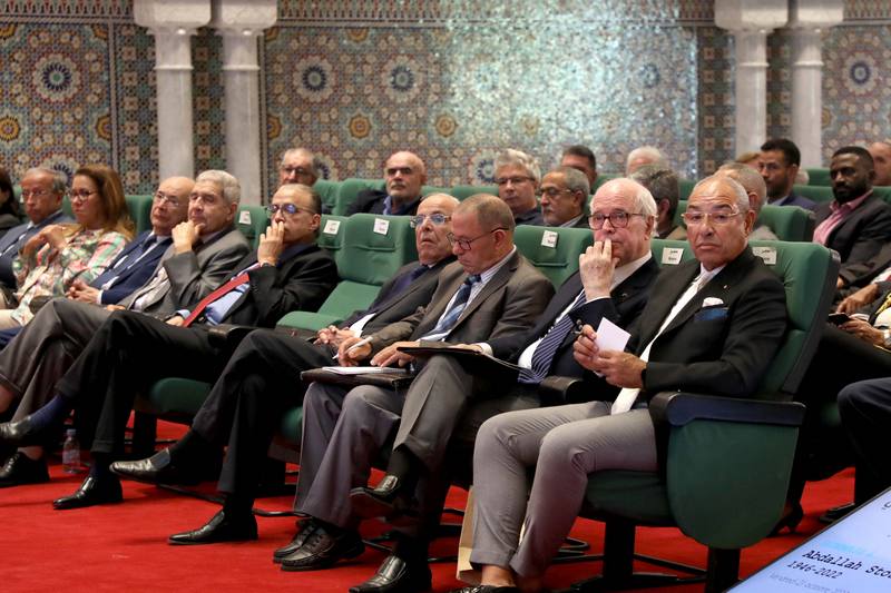 انهيار مبيعات الصحف .. معنينو يحذر من "الاسترخاء أمام كرم الدولة"