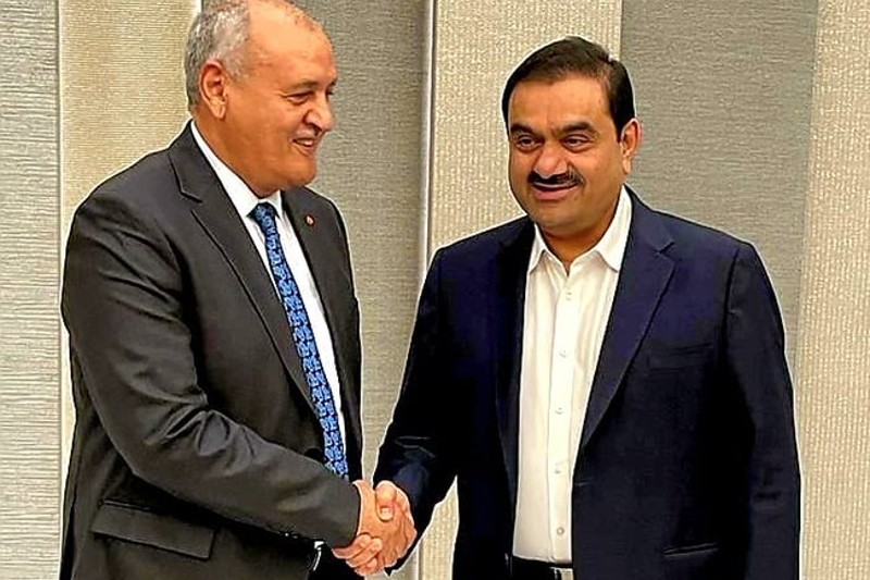 الملياردير الهندي أداني يستهدف أوروبا بمشروع ضخم للطاقة النظيفة بالمغرب