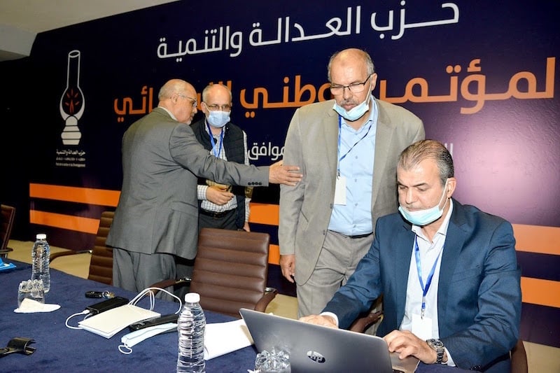 "قيادة البيجيدي" ترفض "التشهير" بالمعتصم