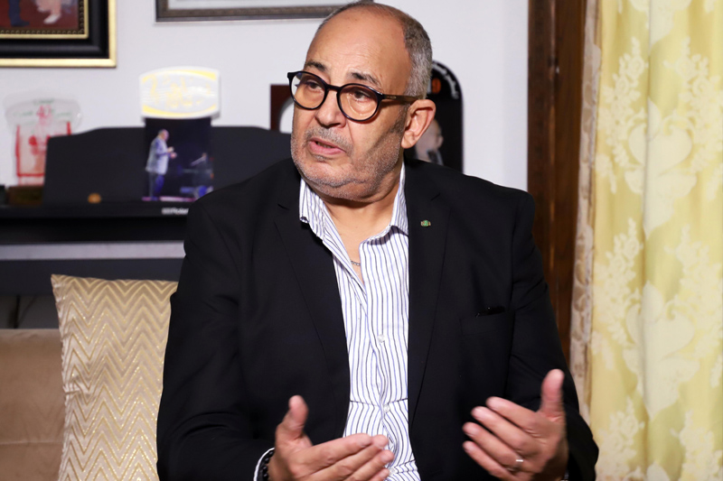 العلوي ومتابعة فنانين