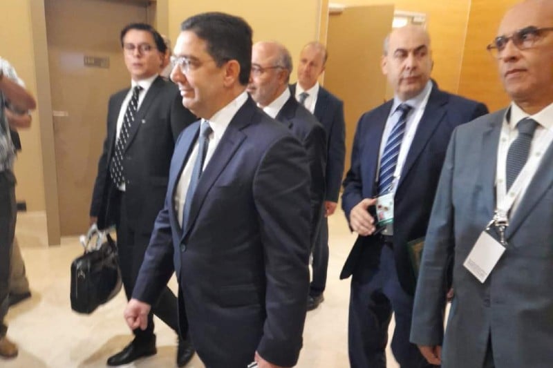 وزير الخارجية المغربي يصل إلى الجزائر