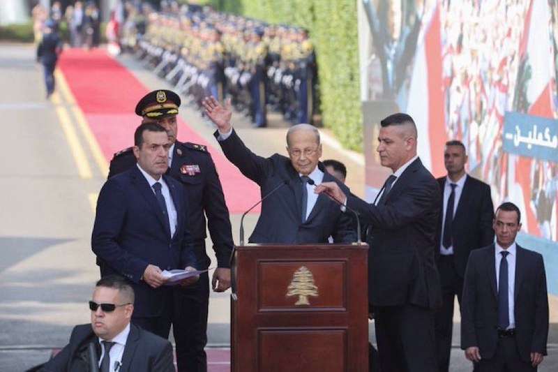 عون يغادر القصر الرئاسي.. والفراغ يحكم لبنان