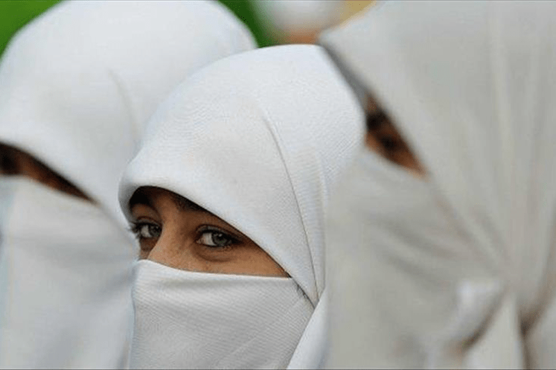 غرامات على ارتداء النقاب