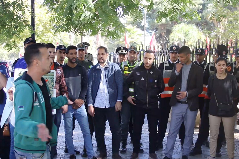معطلون يحتجون ضد تحديد سن التوظيف