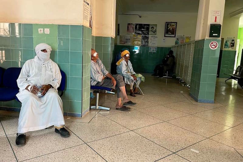 خدمات قافلتين طبيتين تعالج مرضى في أزيلال