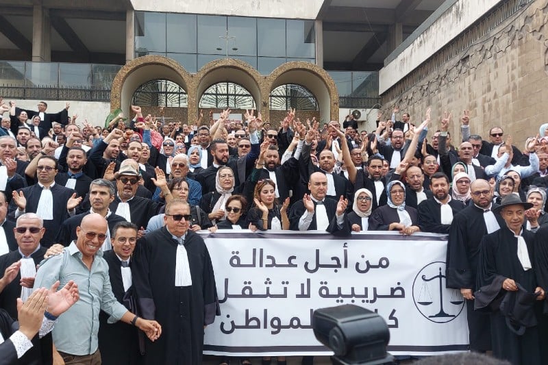 الاحتجاج على الحكومة يقسّم محامي البيضاء ودعوات للعودة إلى المحاكم