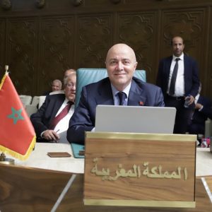 السفير التازي: هكذا نجح المغرب في فرض "إدانة التدخلات الإيرانية" بالقمة