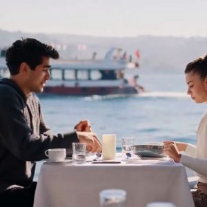 مسلسل "الطائر الرفراف" يجذب عشاق الدراما التركية