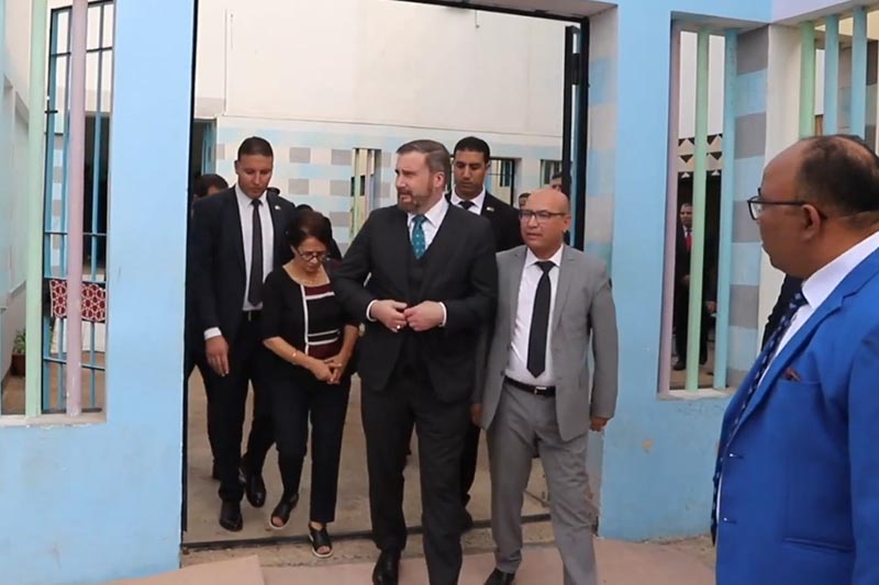 مسؤول أمريكي في سجن عين السبع