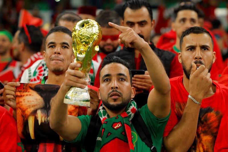 بنيس يدعو إلى حفظ ذاكرة المنتخب المغربي