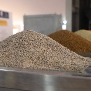 أمريكا تبحث إلغاء رسوم الفوسفات