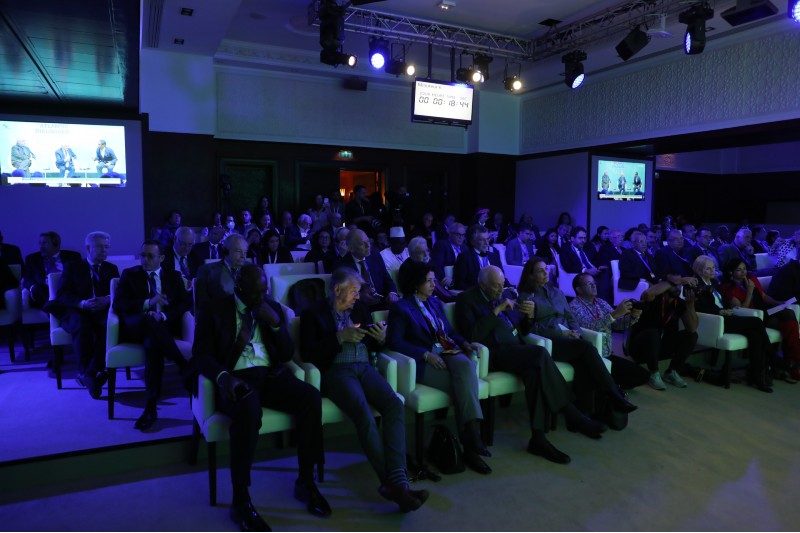 وزراء فرنسيون يدعون باريس إلى إعادة هيكلة العلاقات الثنائية مع الرباط