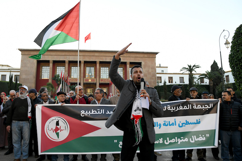 محتجون بالرباط يطالبون بإسقاط التطبيع