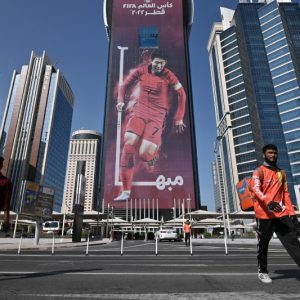 "مونديال" 2022 .. غياب منتخب كرة القدم وحضور علامة "صنع في الصين"