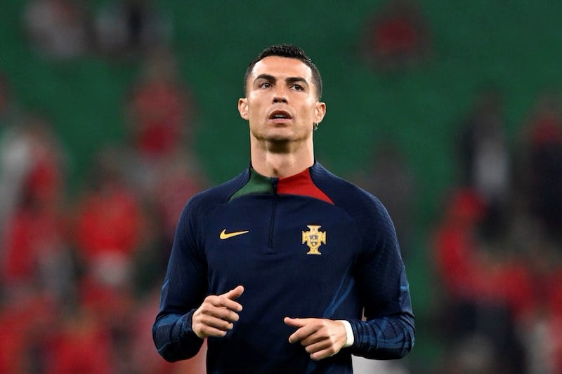 ساعات تفصل رونالدو عن اللعب في الدوري السعودي