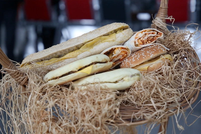أطباق مغربية تعزز خدمات "البراق"