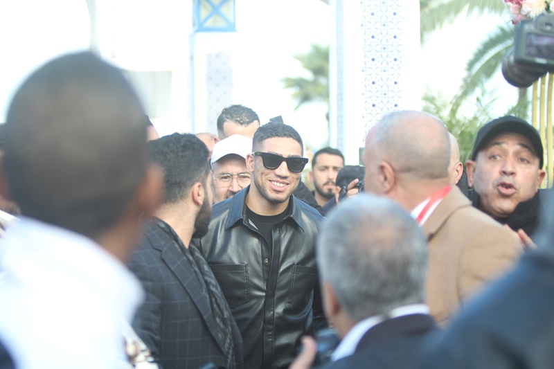 القصر الكبير تحتفي بحكيمي .. ولاعب "سان جرمان" يتذكر "صيف الشمال"