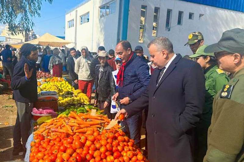 عامل شفشاون يتفقد وضع السوق الأسبوعي