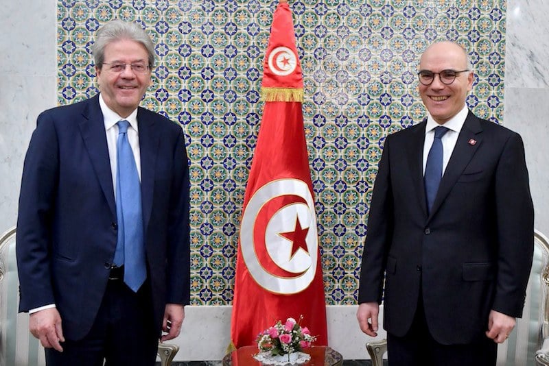 جنتيلوني يبحث تفاقم الأزمة في تونس