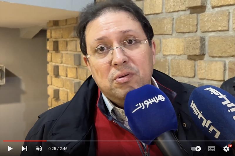 آيت منا و"بادج الصحافة"