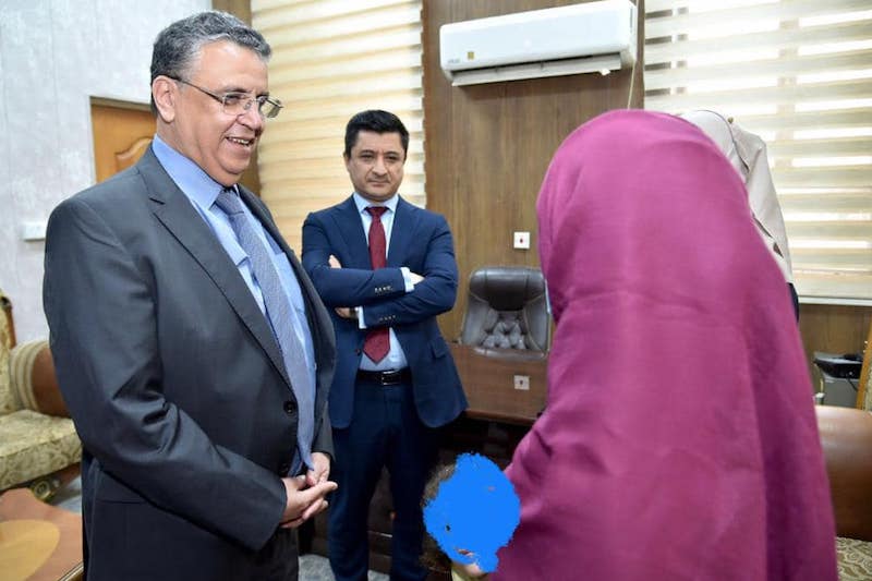 زيارة وهبي لمغاربة معتقلين في سجون العراق تبعث آمال "العودة إلى البلاد"