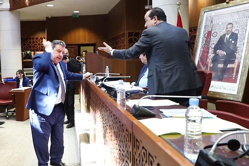 تشنجات داخل البرلمان
