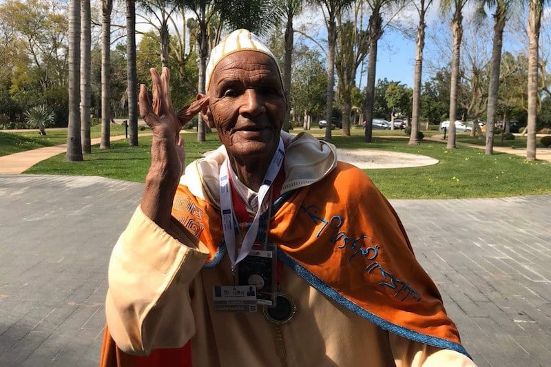 "المْعلم الرگراگي" .. عميد الحكواتيين المغاربة ينتظر ضمان العيش الكريم