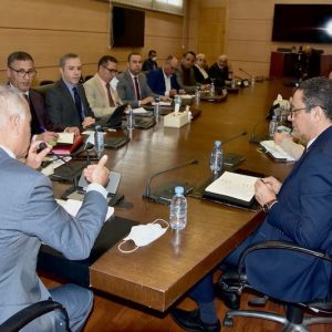 نقابات تواصل النقاش حول "النظام الأساسي"